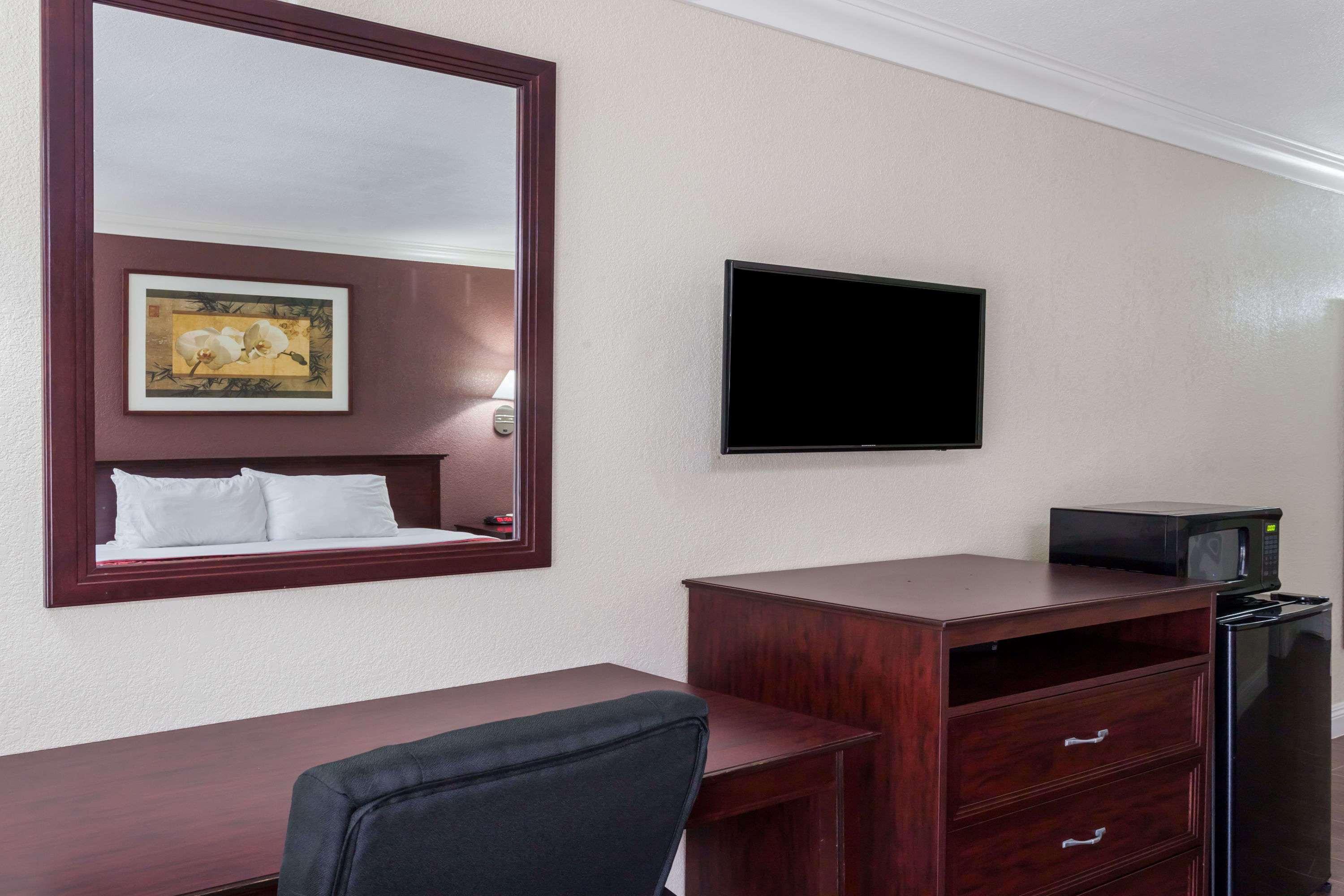 Hospitality Inn San Bernardino Buitenkant foto