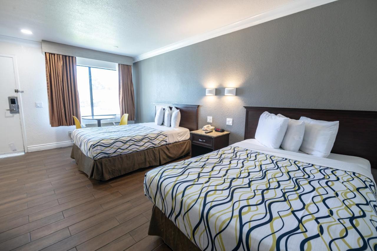Hospitality Inn San Bernardino Buitenkant foto
